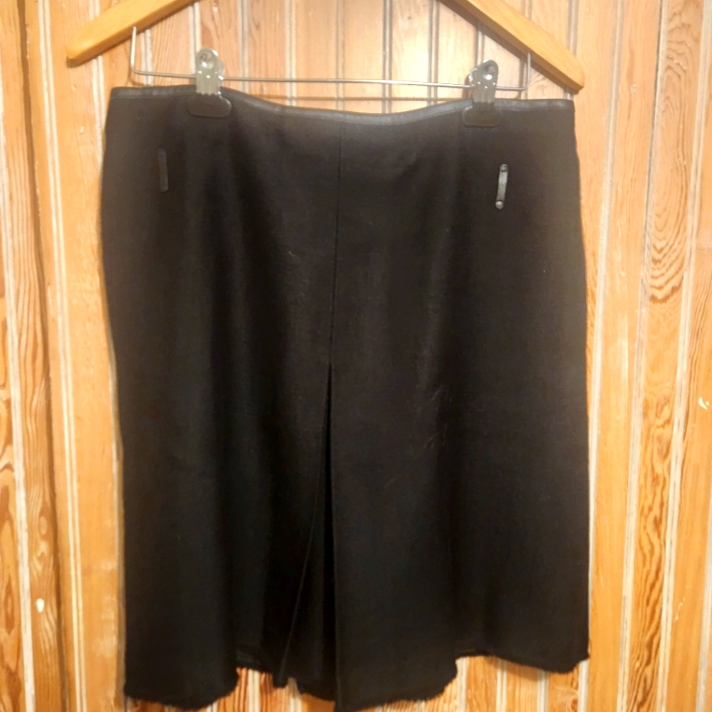 Wool black skirt